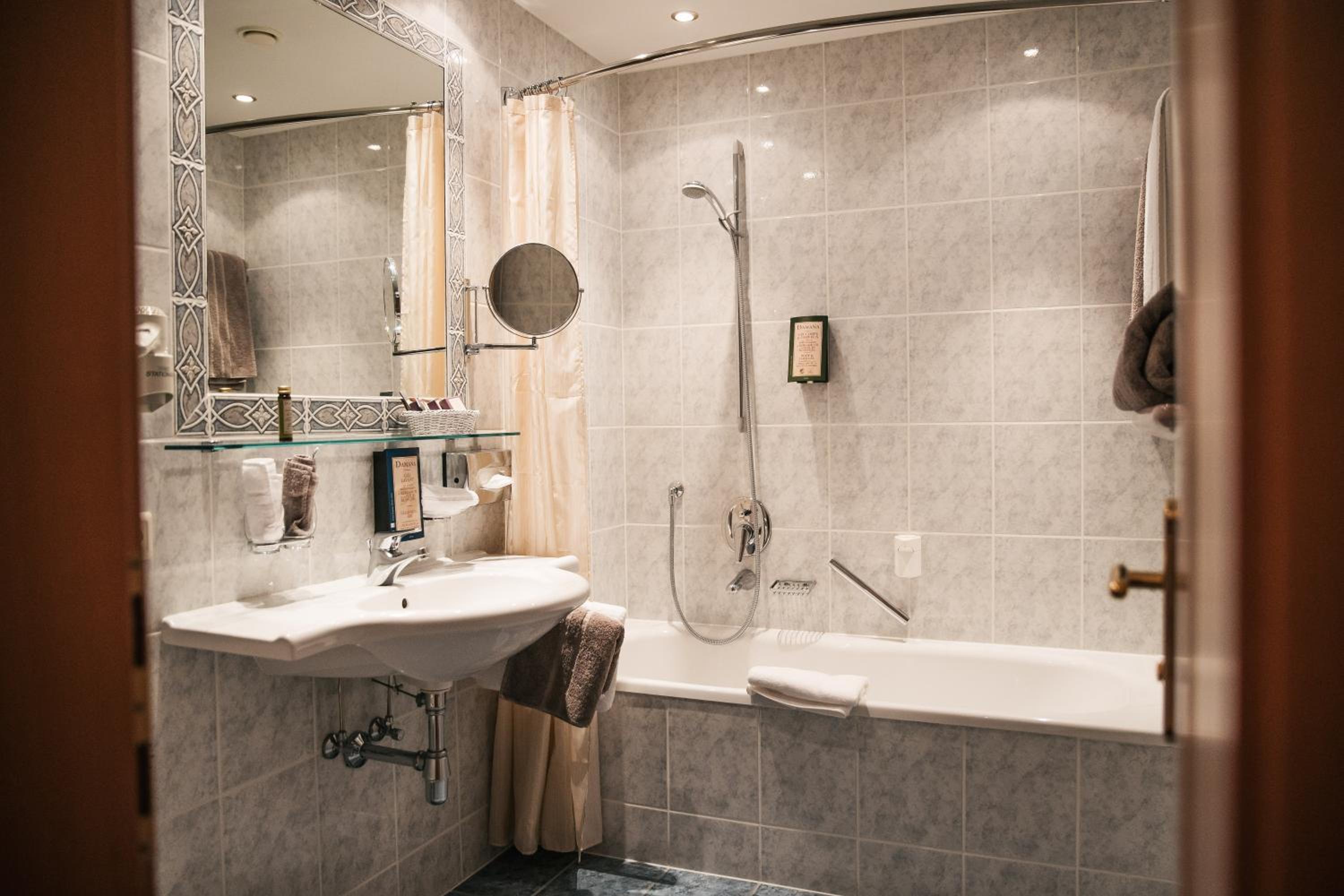 Arlen Lodge Hotel-Garni inkl Premium Sommerkarte