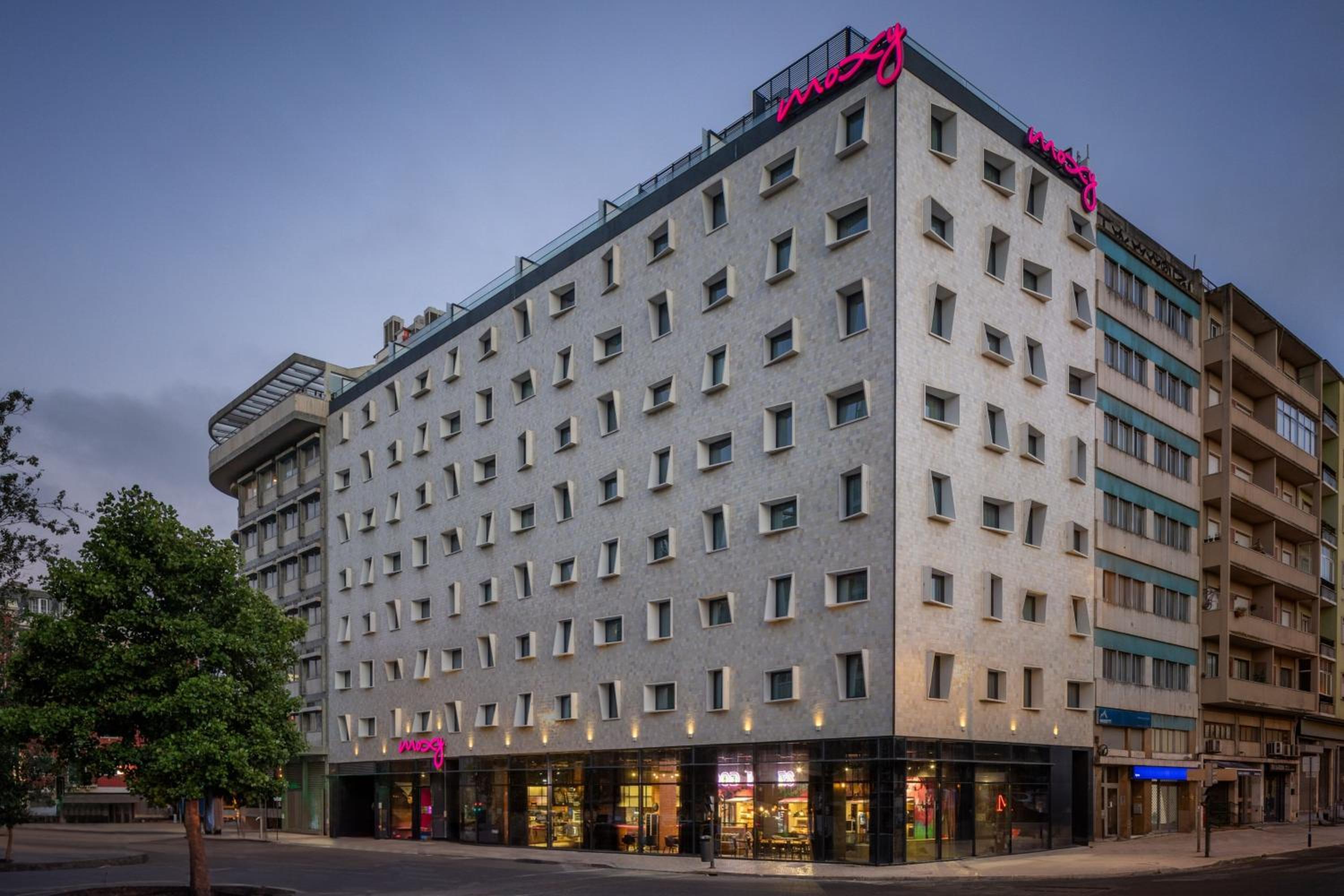 Moxy Lisbon City 7